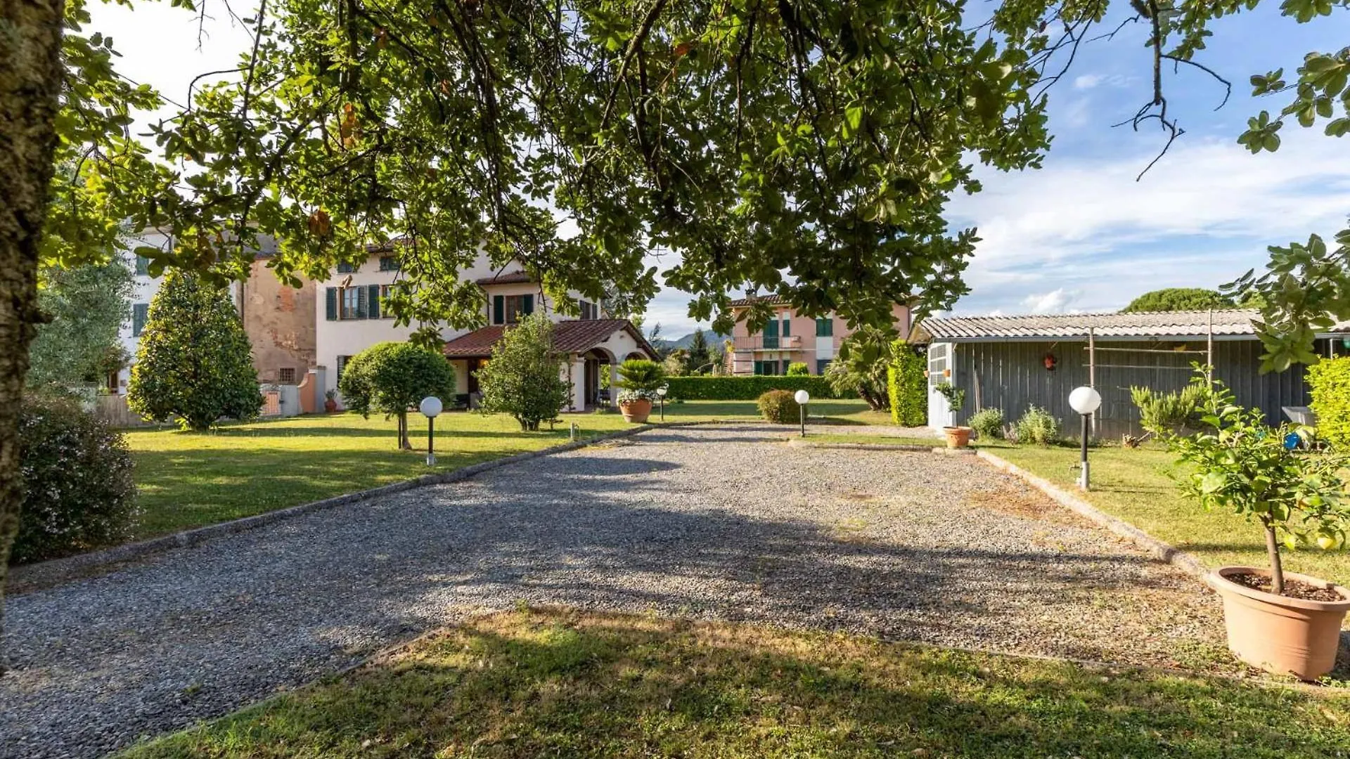 Nonna Bianca, A Genuine Farmhouse In Sant'Alessio, Lucca